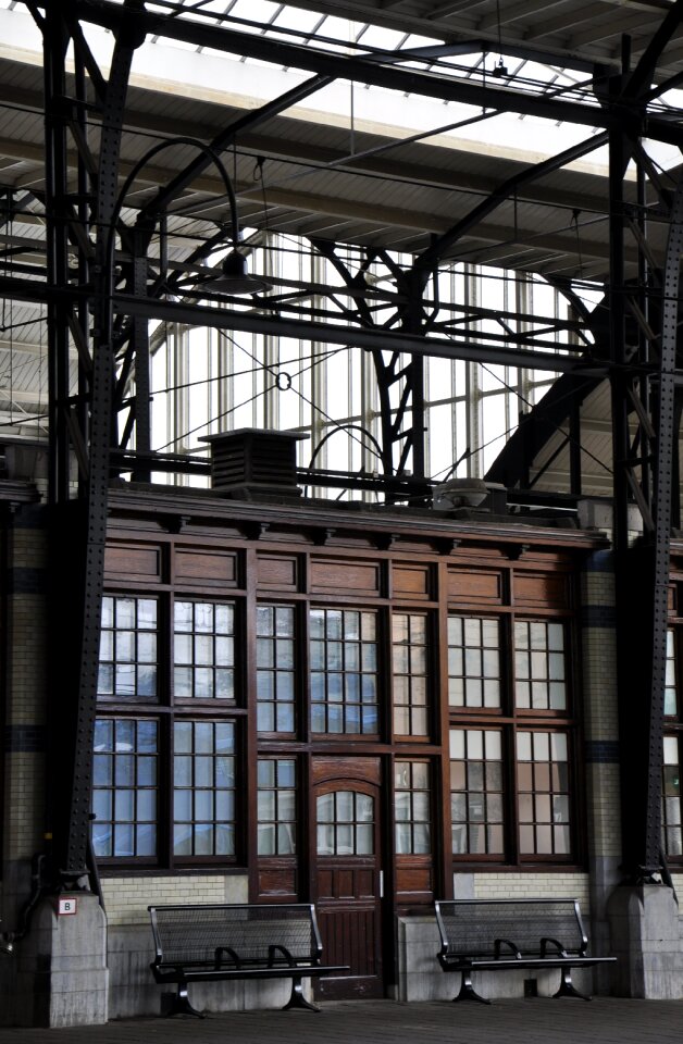 Waiting platform architecture