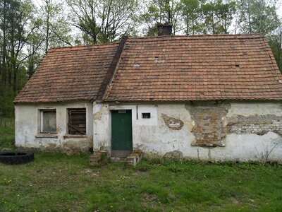 Crash old house house in the woods