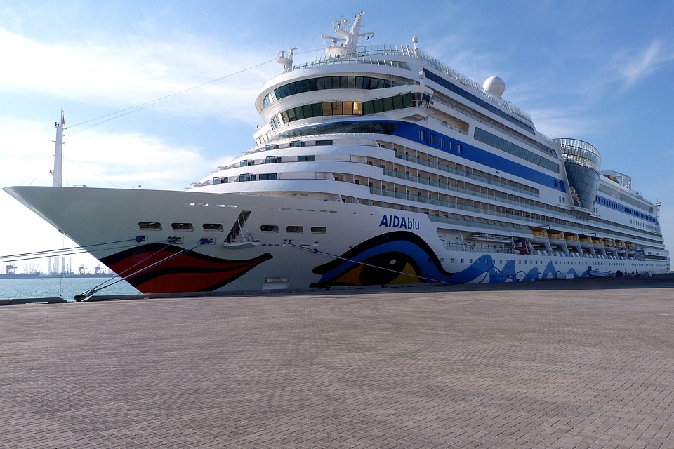 Aida ship driving cruise ship