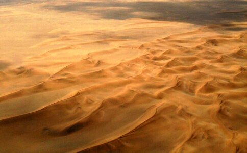 Glow lines ripples