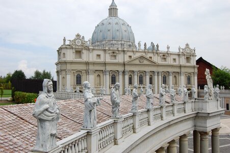 Pope architecture monument