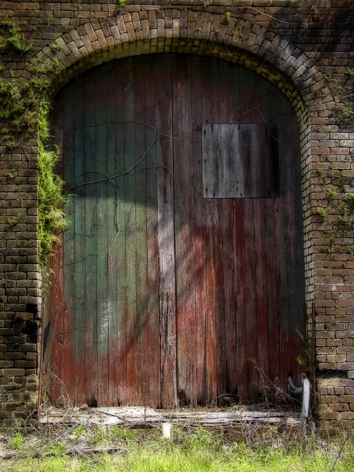 Gate brick wall