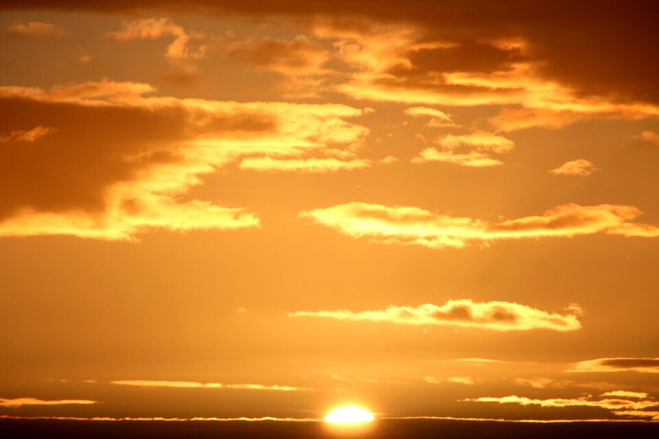 Horizon sun twilight