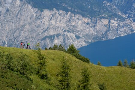 Lago di garda mountains rock wall