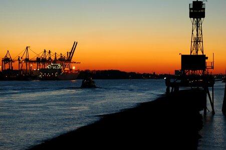 Elbe hamburg sunlight photo