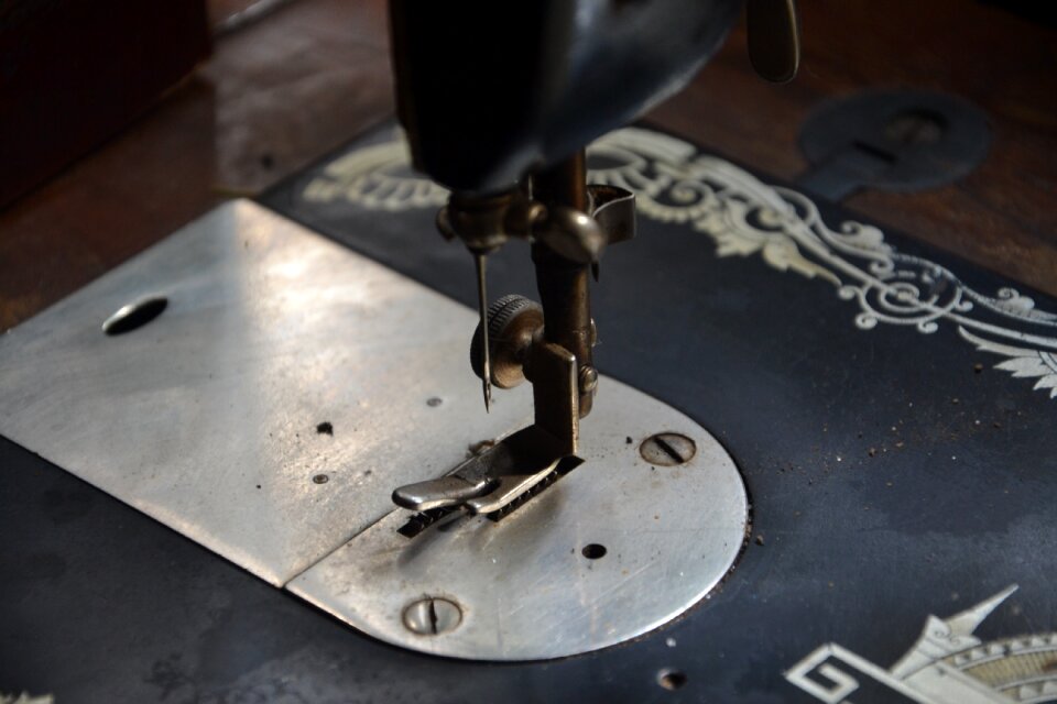 The production of sewing seamstress