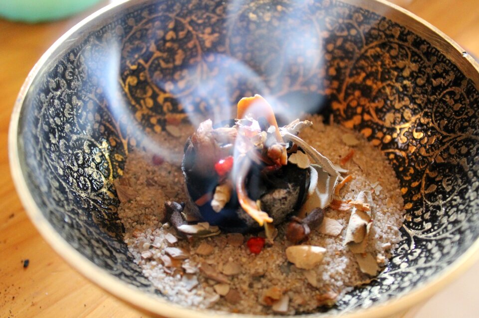 Smoke shell meditation