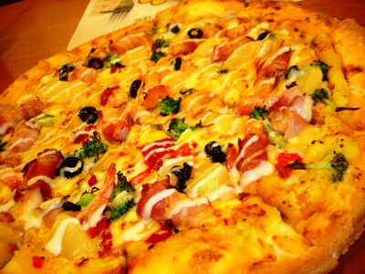 Restaurant pizza toppings dining