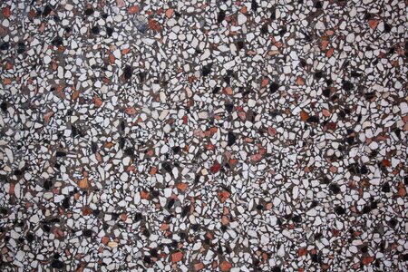Pebble rug topping natural stones