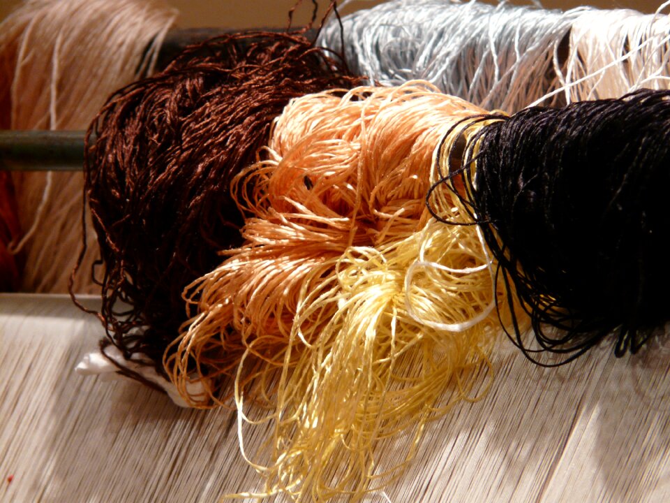 Carpet weaving center tying carpet