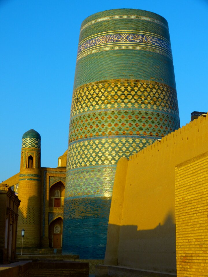 Short minaret morgenstimmung uzbekistan