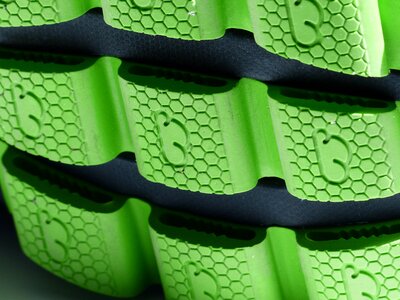 Grip friction shoe profile
