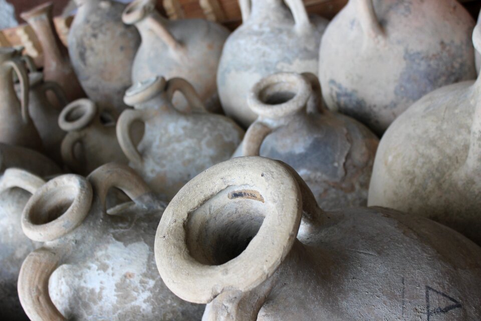 St-roman-en-gal vestige archaeology