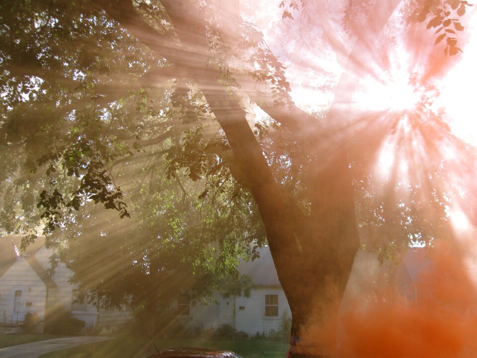 Glowing glows sun