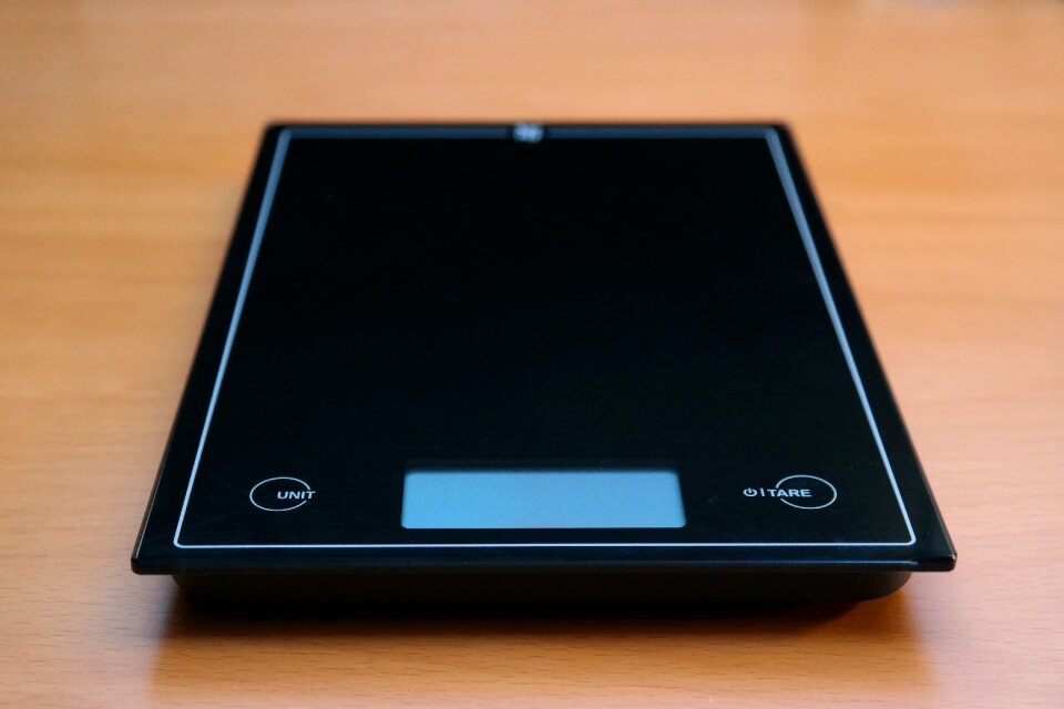 Budget kitchen utensil digital scale