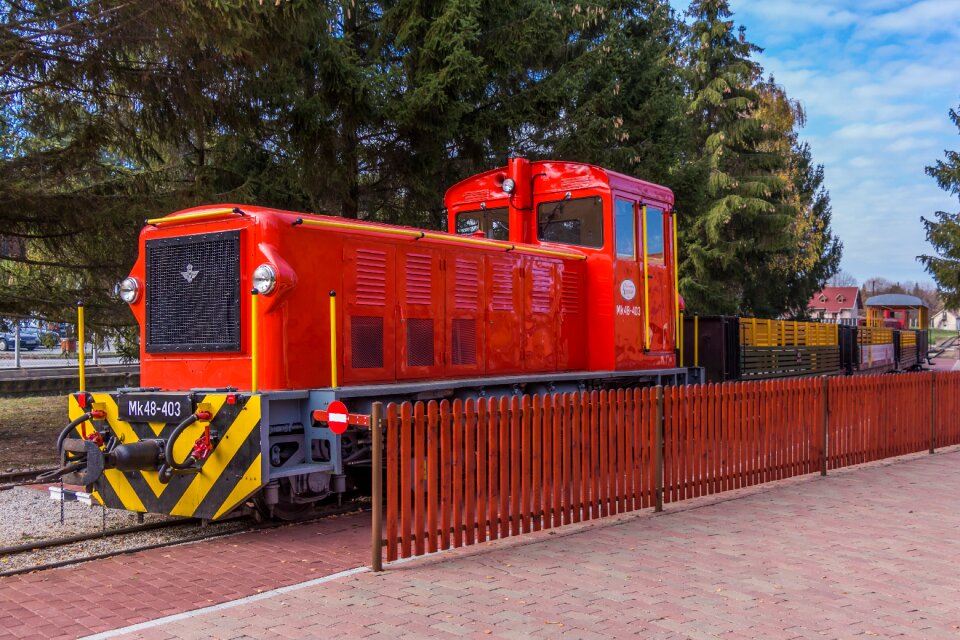 Station transport locomotive