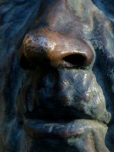 Statue figure bronze photo