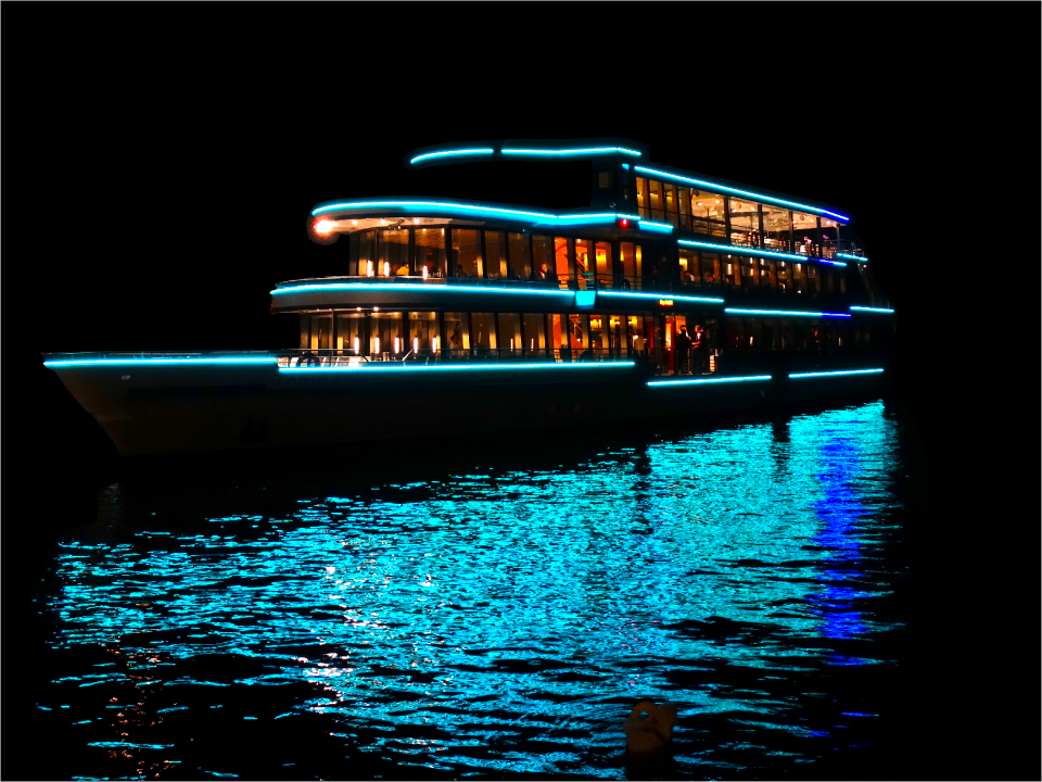 Lake night night night lights