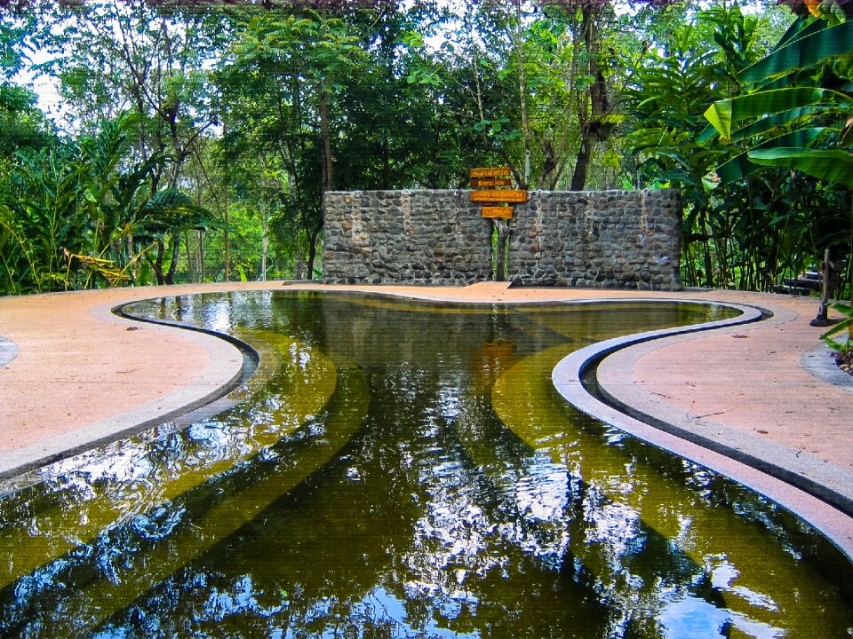Hot source sources of hot spa pool