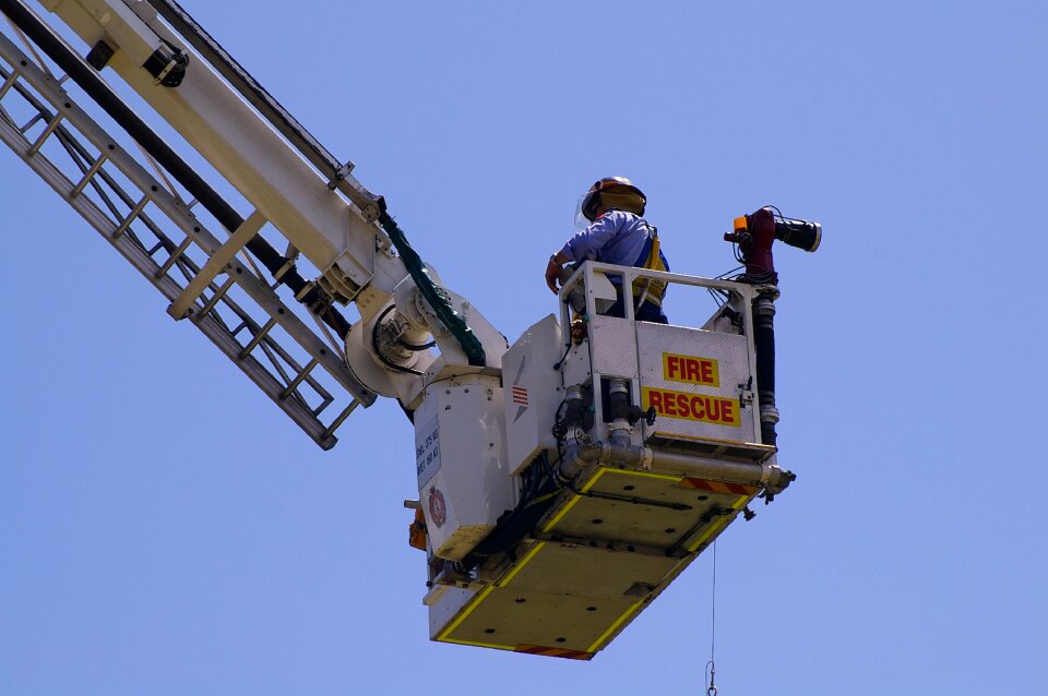 Rescue cherry-picker emergency