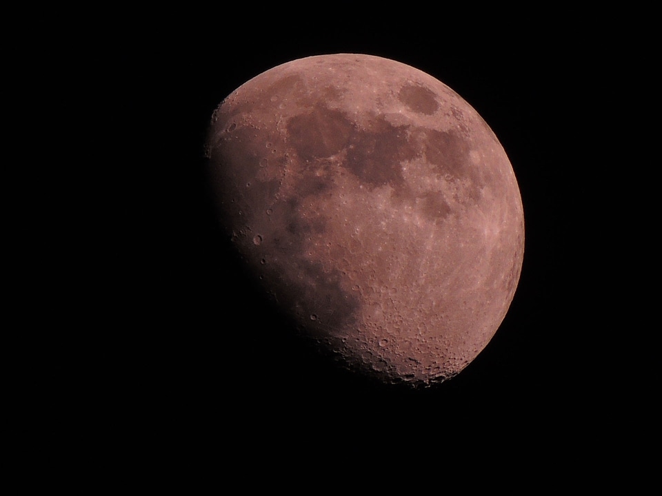 Dark moonlight astronomy