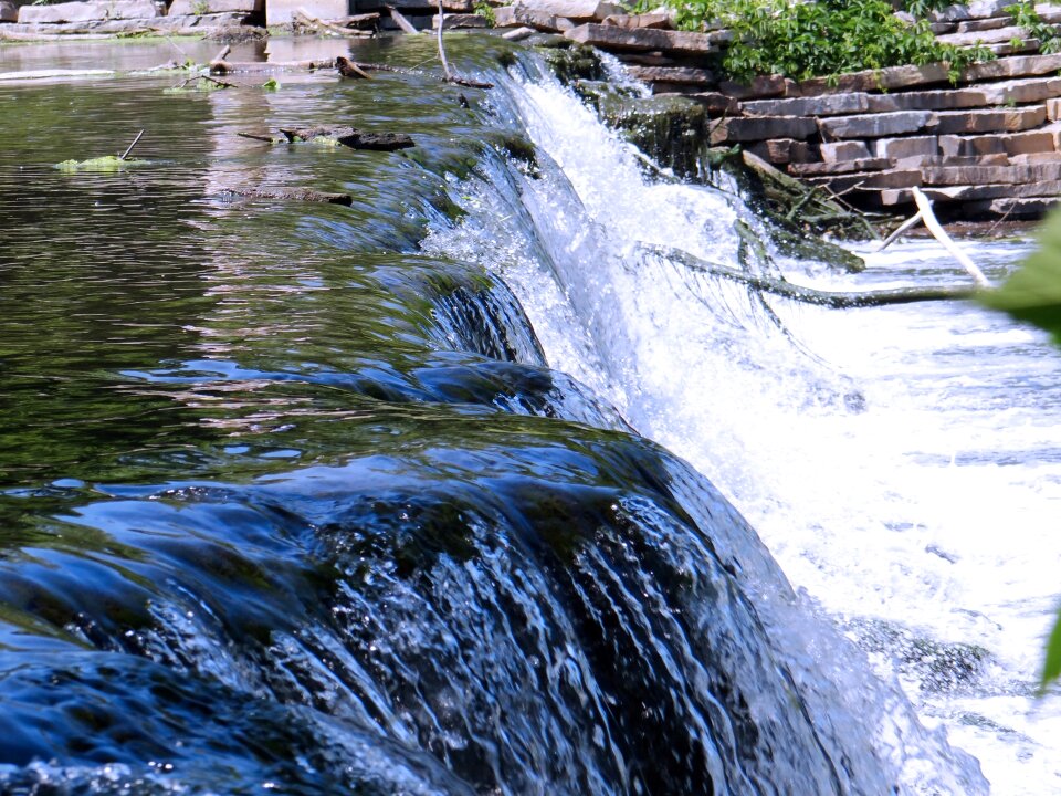 Flowing dam close-up