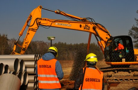 Excavations tube geodesy