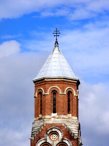 Building cathedral sky