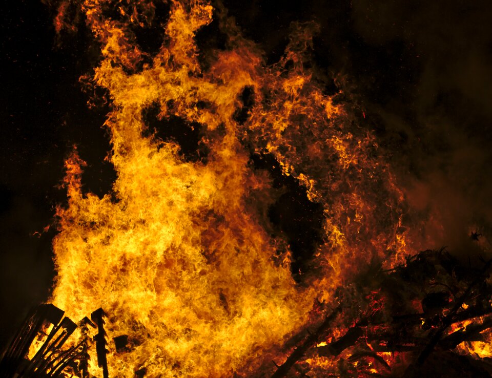 Burn heat bonfire
