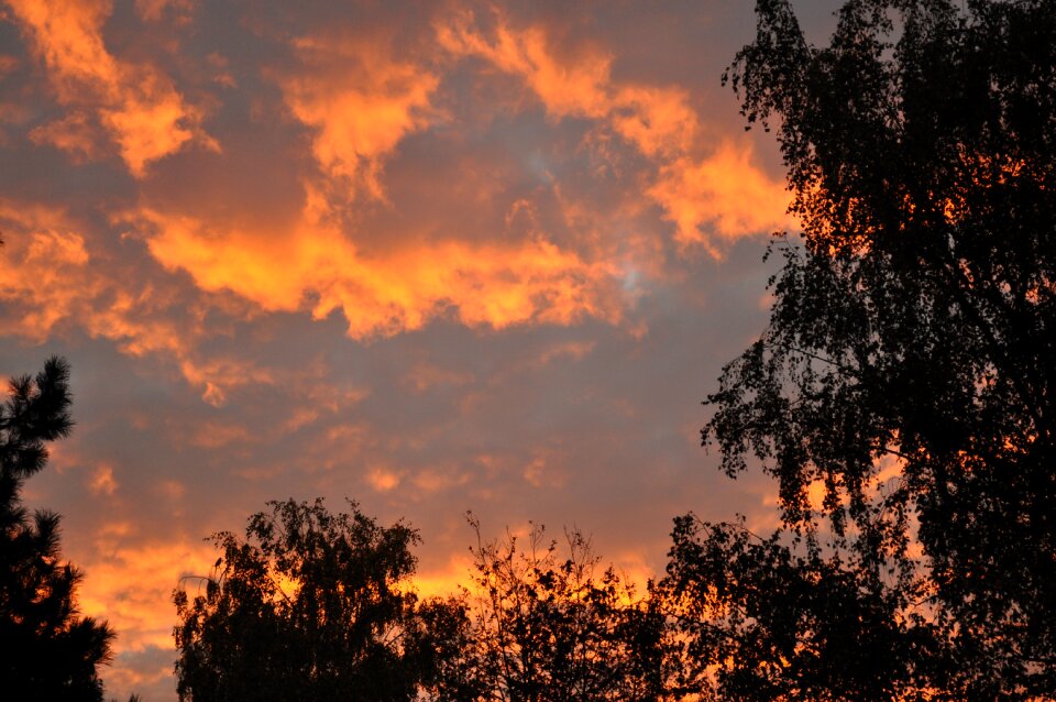 Red at dusk clouds