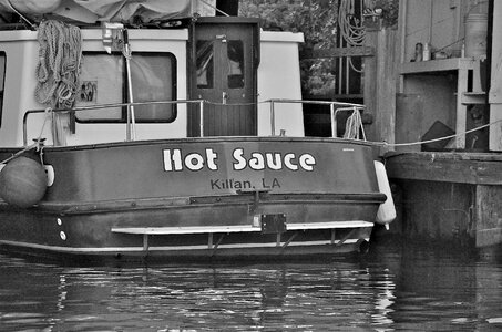 Hot sauce vessel leisure