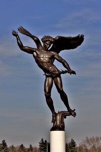 Statue american figure