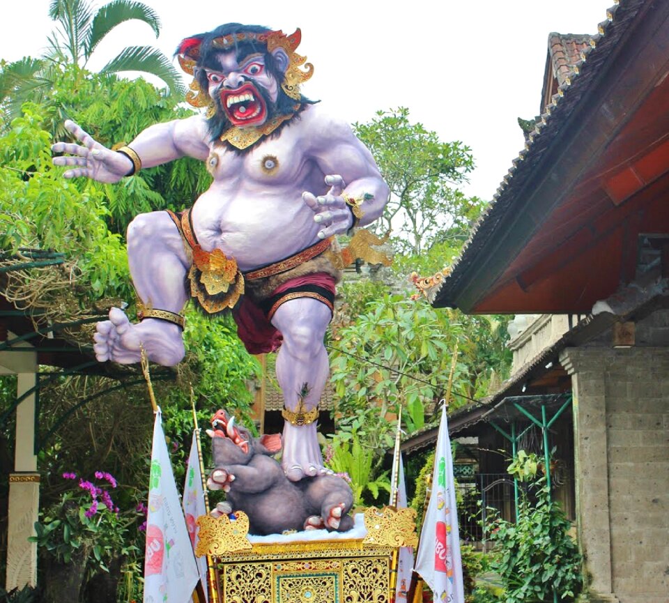 Indonesian ubud sculpture