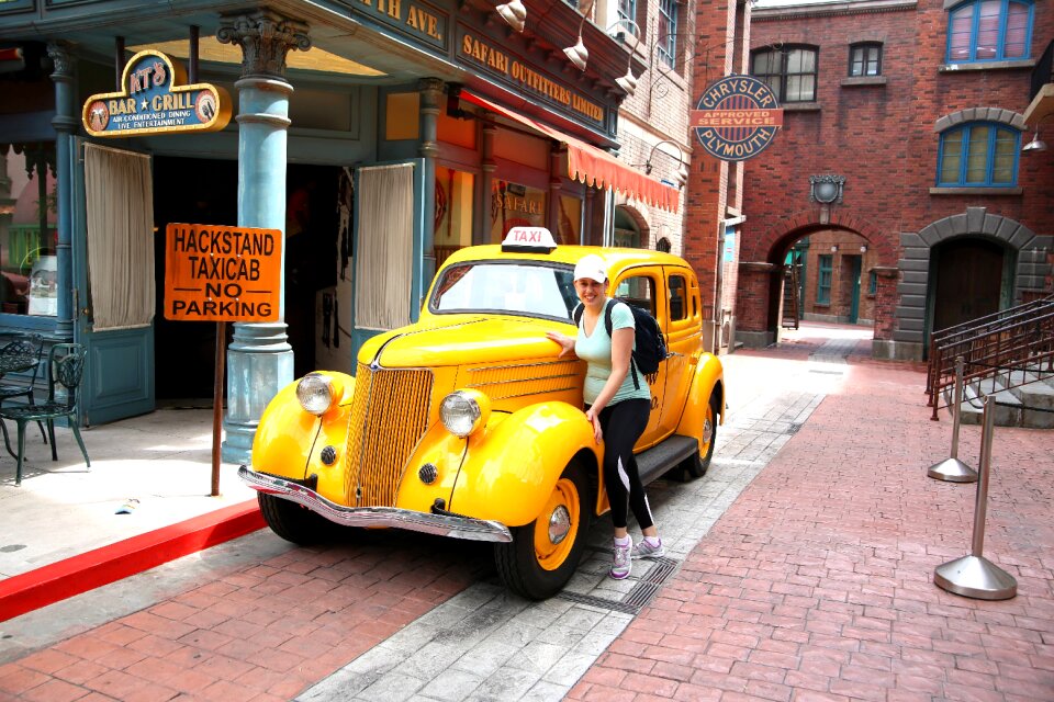 Taxi singapore yellow