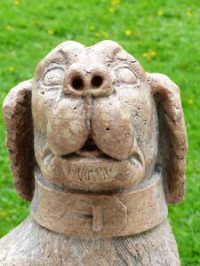 Stone ssteinfigur dog look