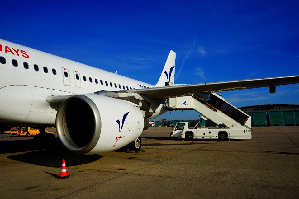Wing gangway passenger stairs