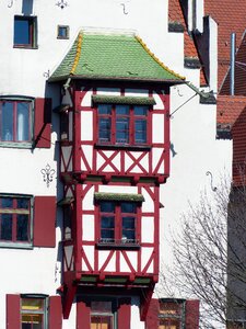 Stem balcony facade