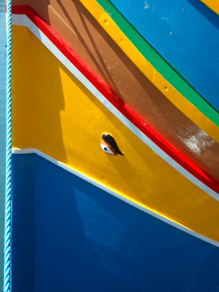 Uzzus malta colorful