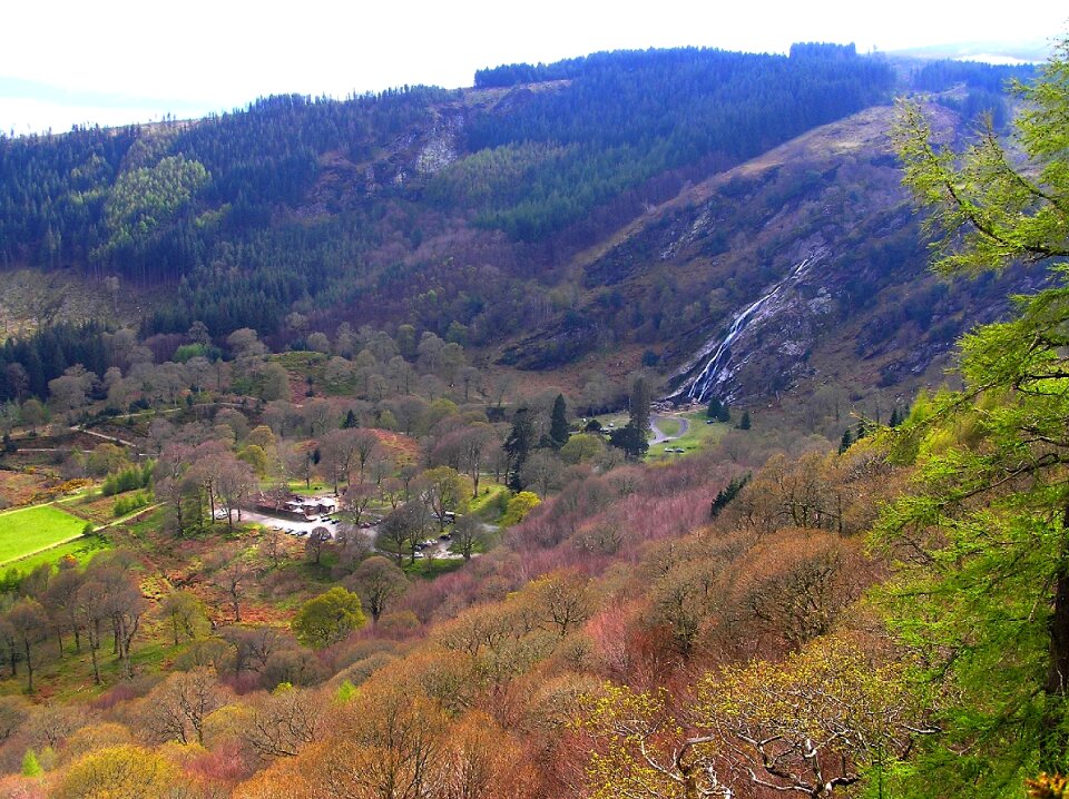 Valley ravine building