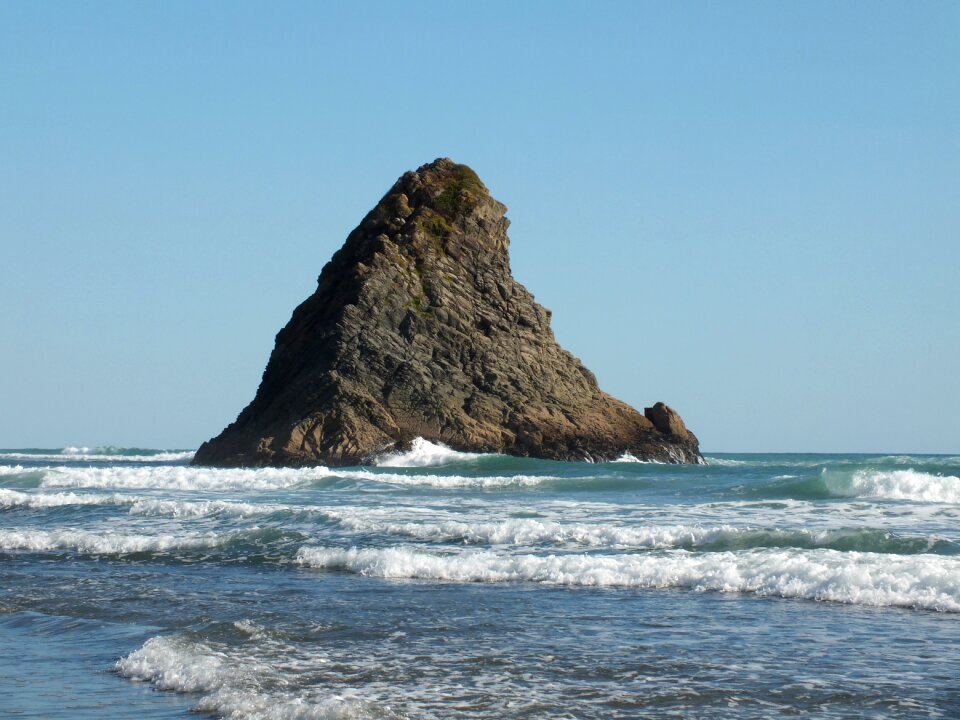 Rock new zealand sea
