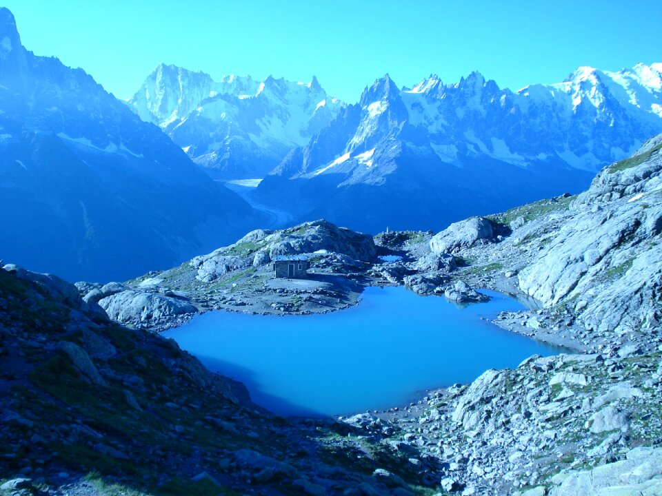 Suspended high mountain mountain