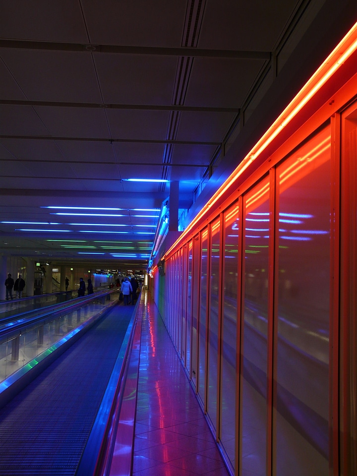 Treadmill moving sidewalk rolling pavement