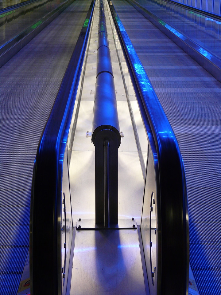 Treadmill moving sidewalk rolling pavement