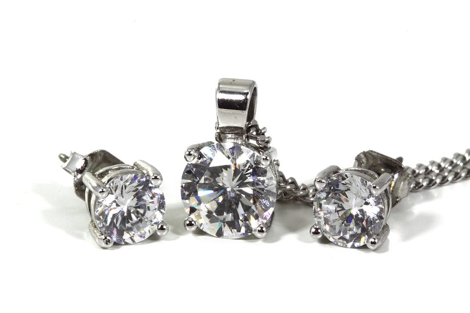Silver diamond accessories