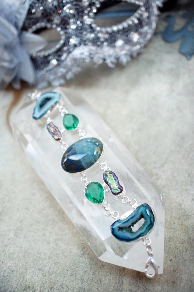 Quartz bracelet stone