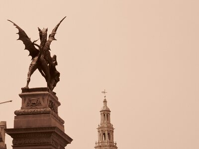 London monument sculpture