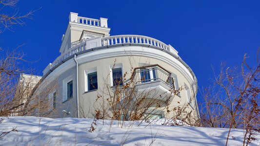 Khabarovsk walkway round building