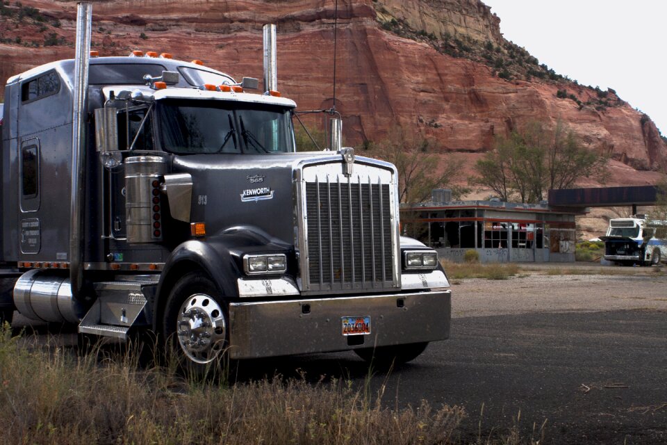 Freight semi vehicle