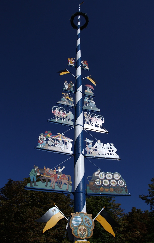 Bavaria viktualienmarkt maypole
