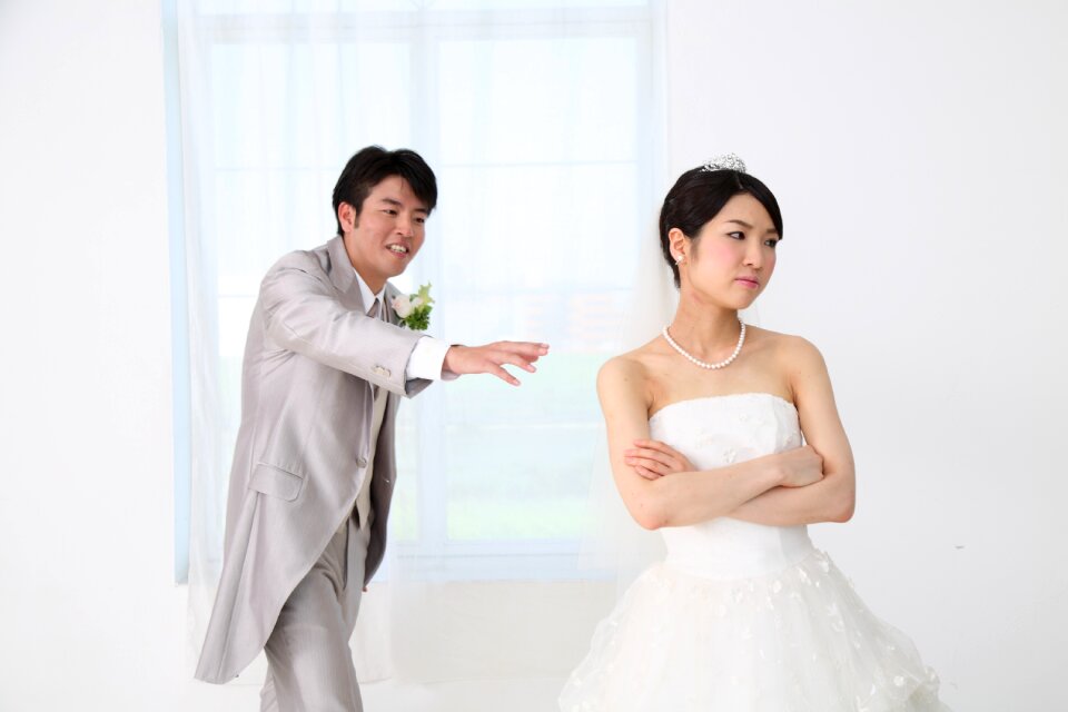 Wedding bride groom fight